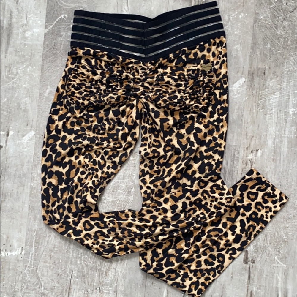 Cute Booty Lounge scrunch butt leggings